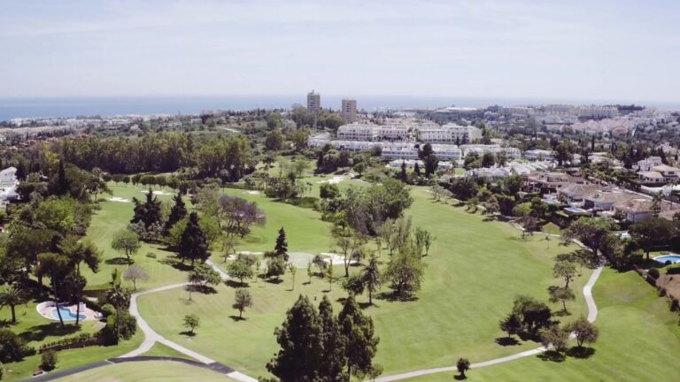 aerial view of aloha golf course